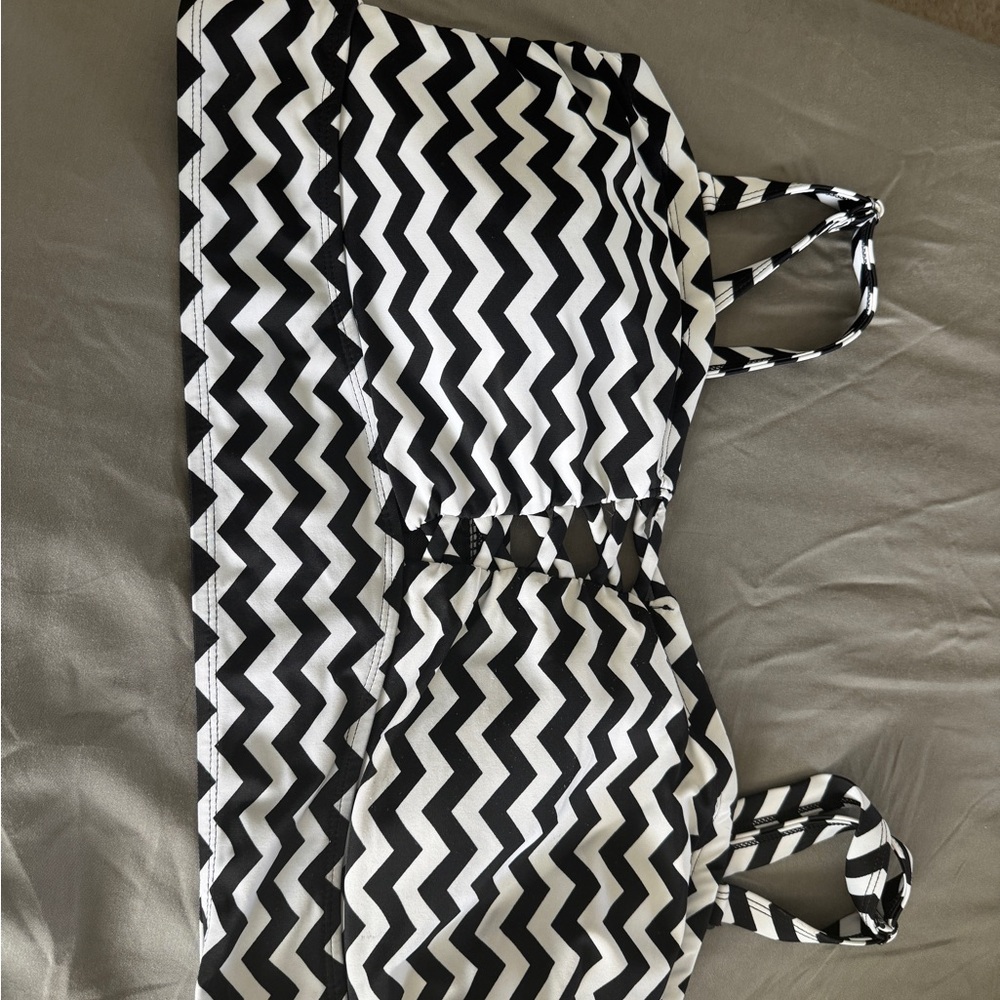 Black and White Chevron Crop Top